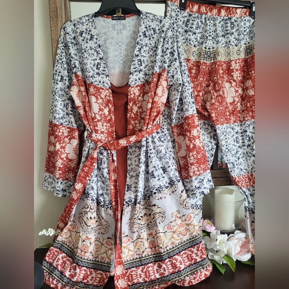 2 Piece Set - Picture 2 of 3